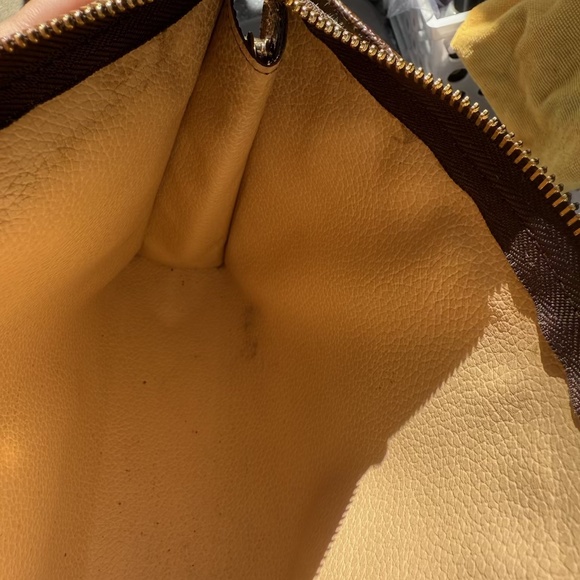 Louis Vuitton Monogram Toiletry Pouch 26 - Picture 11 of 14